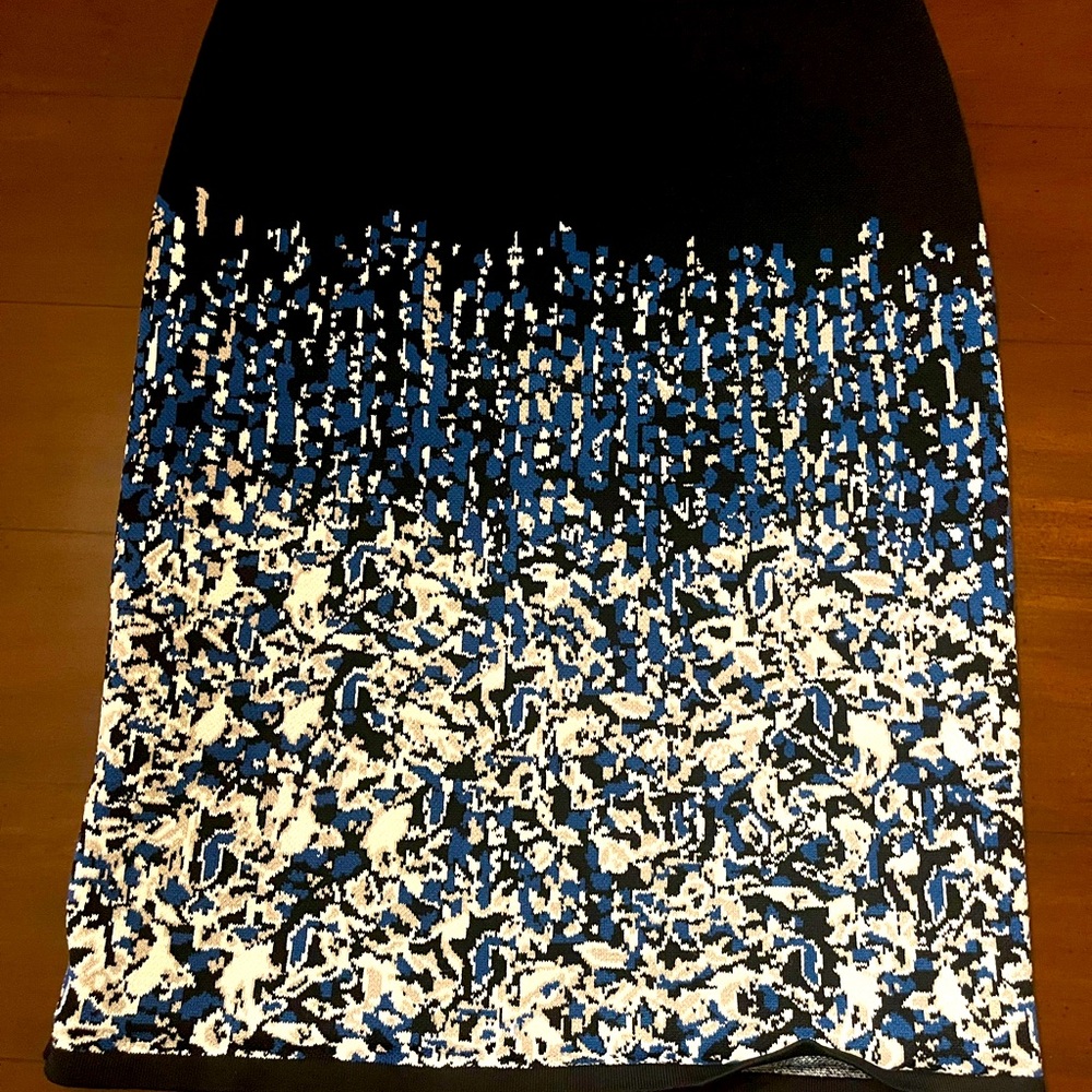 BCBG stretch skirt